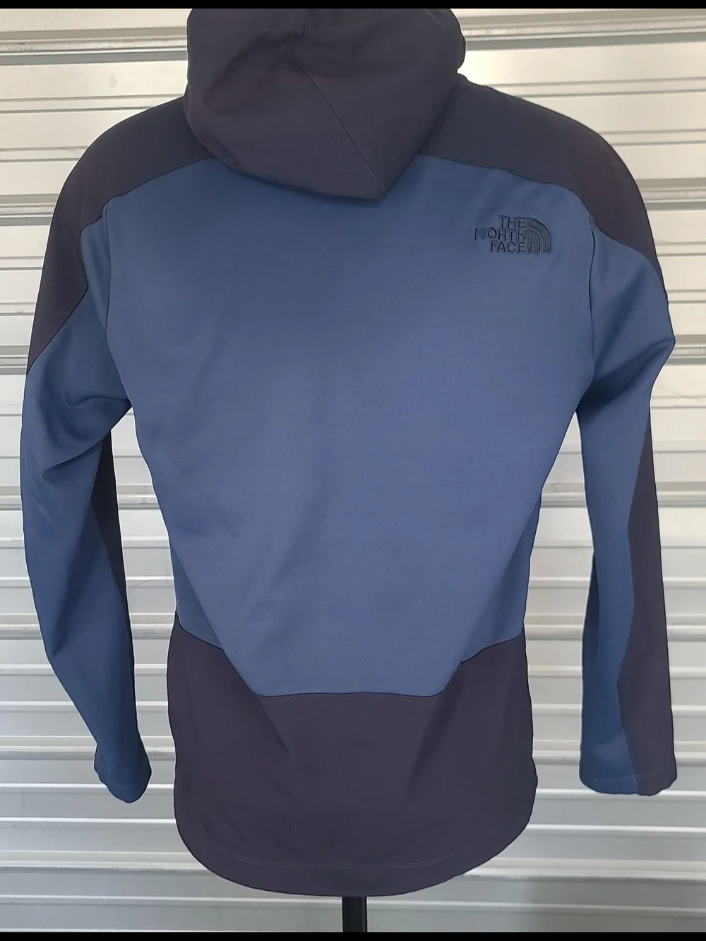 The North Face Men's Medium Blue Softshell Hooded Jacket